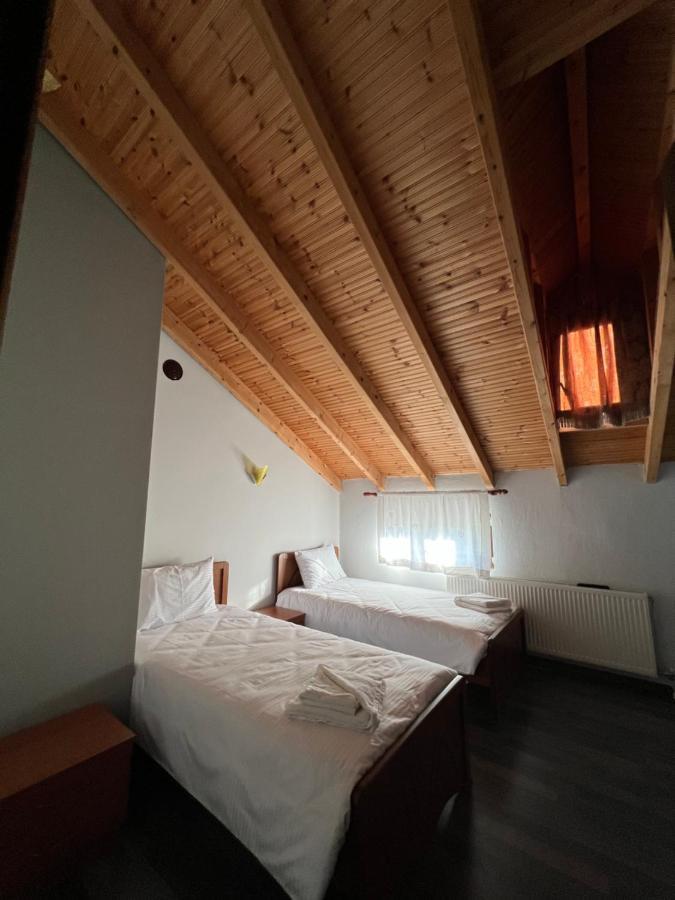 Vila Mata Voskopojë Exteriör bild